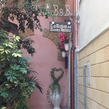 La Maison Del Borgo Antico Couette-café 3*