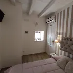 Bed and Breakfast La Maison Del Borgo Antico 3*