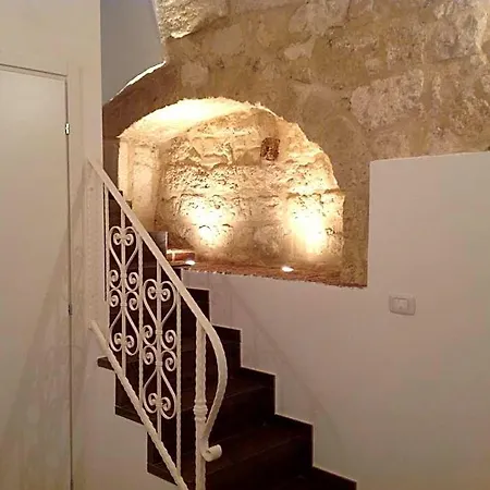 Bed & Breakfast La Maison Del Borgo Antico 3*